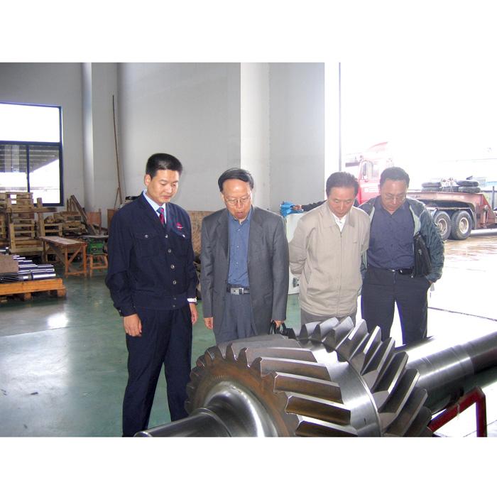中國(guó)齒輪協(xié)會(huì)秘書長(zhǎng)王聲堂視察天山重工
